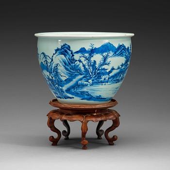 512. A blue and white pot, Qing dynasty, 18th century.