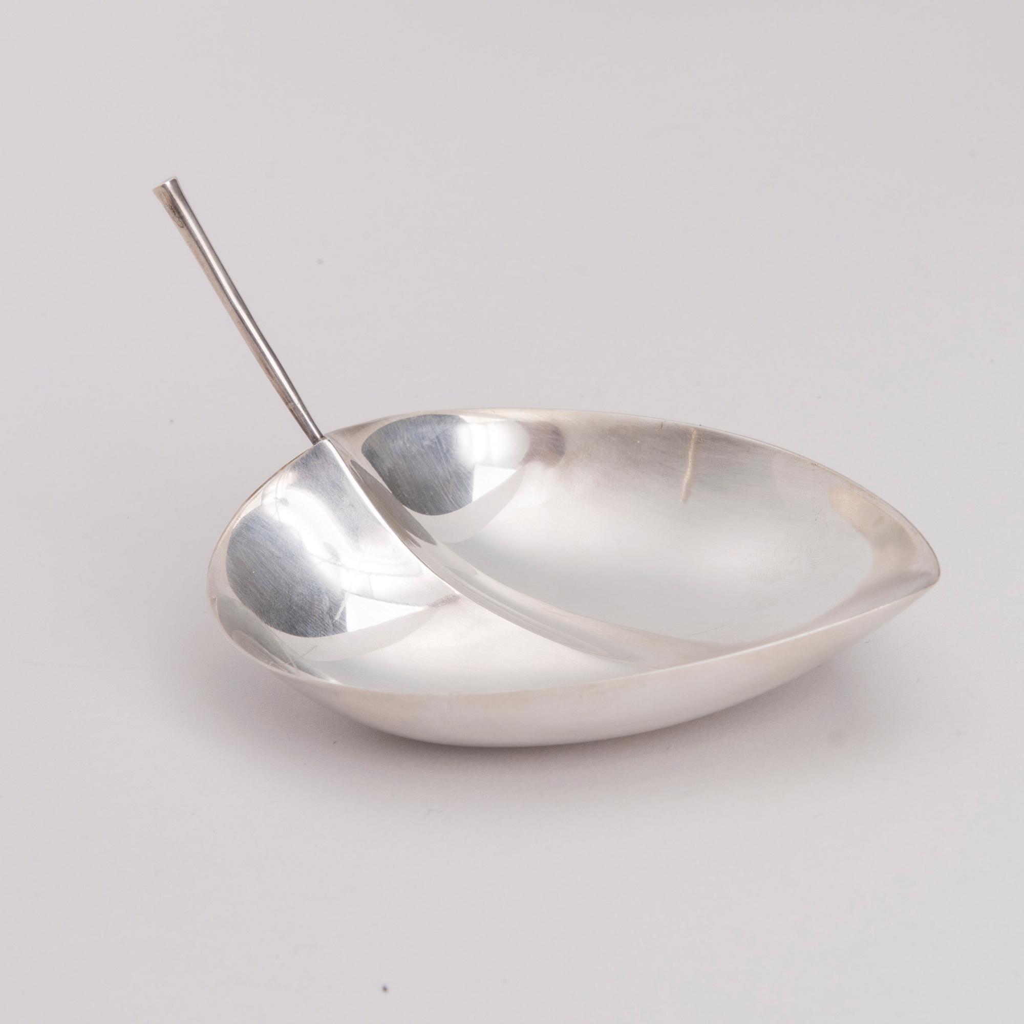 SKÅL, silver, Tapio Wirkkala, Kultakeskus, Tavastehus 1966. Vikt 58 g.