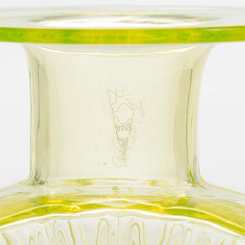 Helena Tynell, flaskor,2 st,, "Solflaskan", Riihimäen Lasi Oy. I produktion 1964-1974.