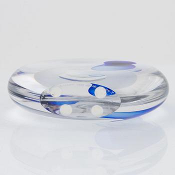 Hanne Dreutler & Arthur Zirnsack, a glass object, Studio Åhus, 1988.