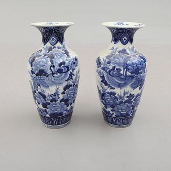 VASER, 1 par, porslin, Japan, tidigt 1900-tal.