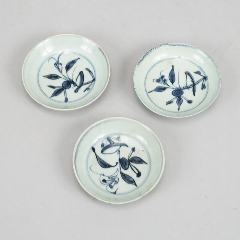 A set with three wine cups and three small dishes, Ming dynasty (1368-1644).