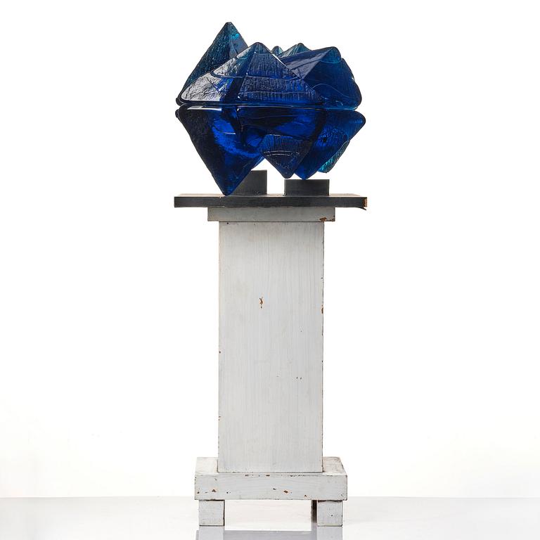 Edvin Öhrström, skulptur, "Isig prisma", gjutet glas, Orrefors eller Lindshammars glasbruk, 1950-60-tal.