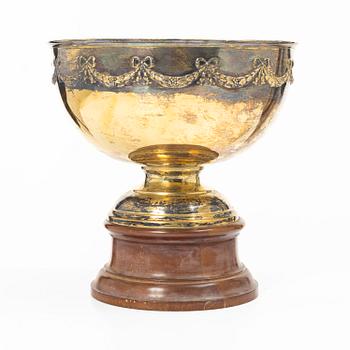 C.G. Hallberg, A silver gilt bowl, Stockholm 1915.