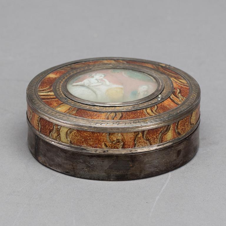 A SNUFF BOX WITH EROTIC SCENE. LATE 18TH CENTURY.