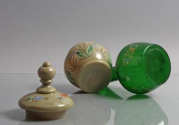 VAS och BONBONJÄR, glas och opalinglas, bl a mellaneuropa.