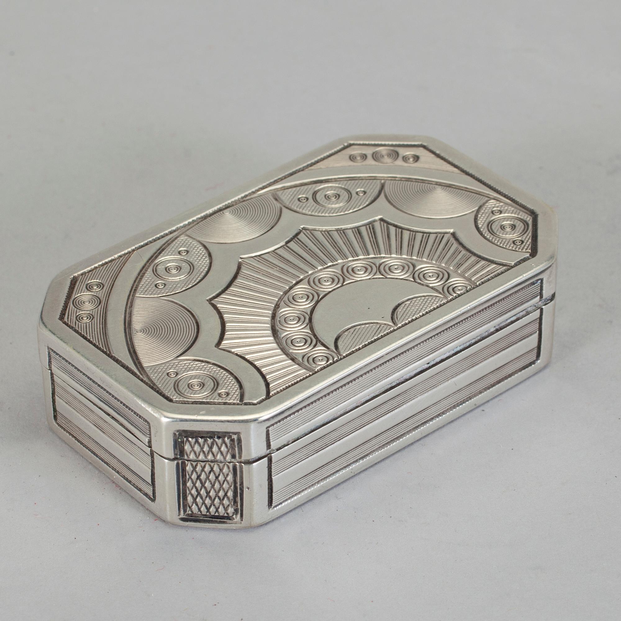 DOSA, silver. Oidentifierad mästare, Wien 1820-tal. Vikt ca 121 gram.