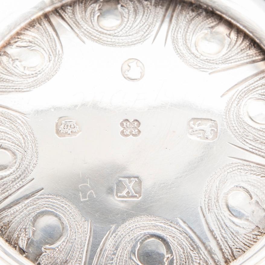 SKÅLAR, 2 st, sterlingsilver, Sheffield 1865 och Birmingham 1905. Totalvikt 405 g.