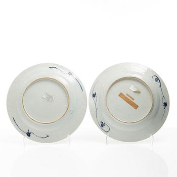 A pair of Chinese blue and white dishes, Qing dynasty, 18th century.