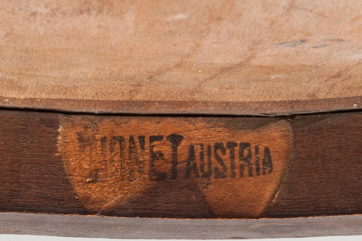 STOLAR, ett par, Thonet, Österrike, stämpelmärkta, 1900-talets första hälft.