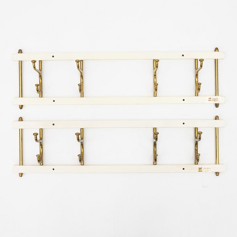 Klädhängare, ett par, "Dekorativ", Skoglunds metallgjuteri, Anderstorp, 1950-/60-tal.