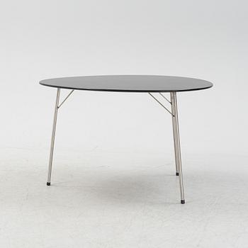 Arne Jacobsen, a model '3603' table from Fritz Hansen, 1950's.