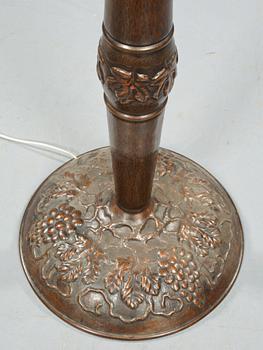 GOLVLAMPA, jugend, 1900-talets första del.