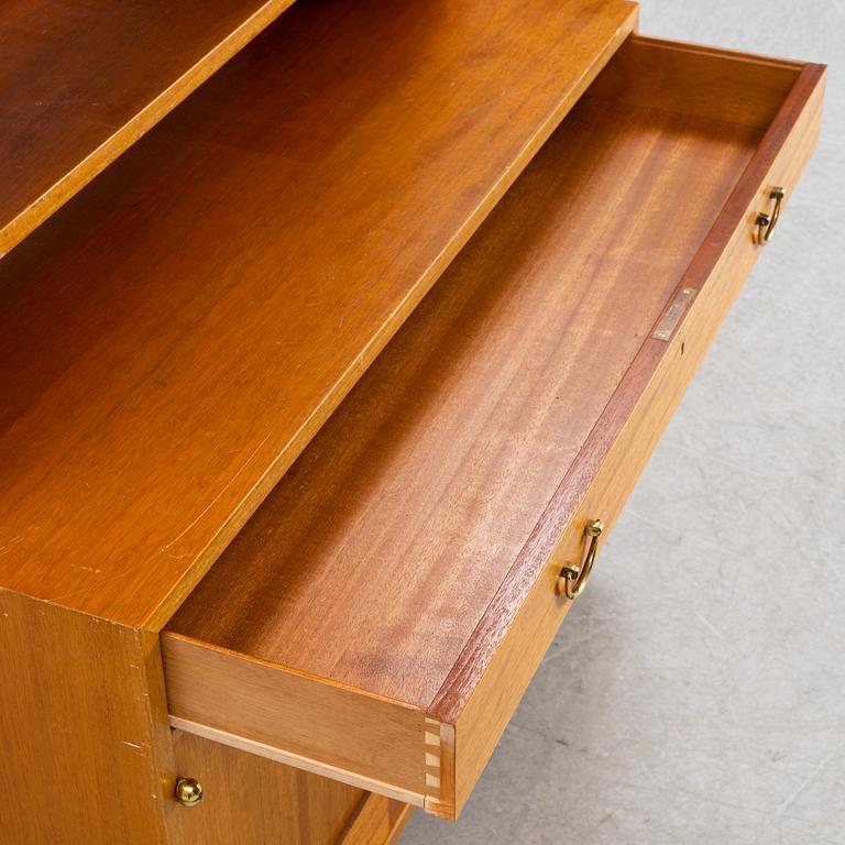 Josef Frank, a model 2112 mahogany veneered bookshelf, Firma Svenskt Tenn, Sweden.