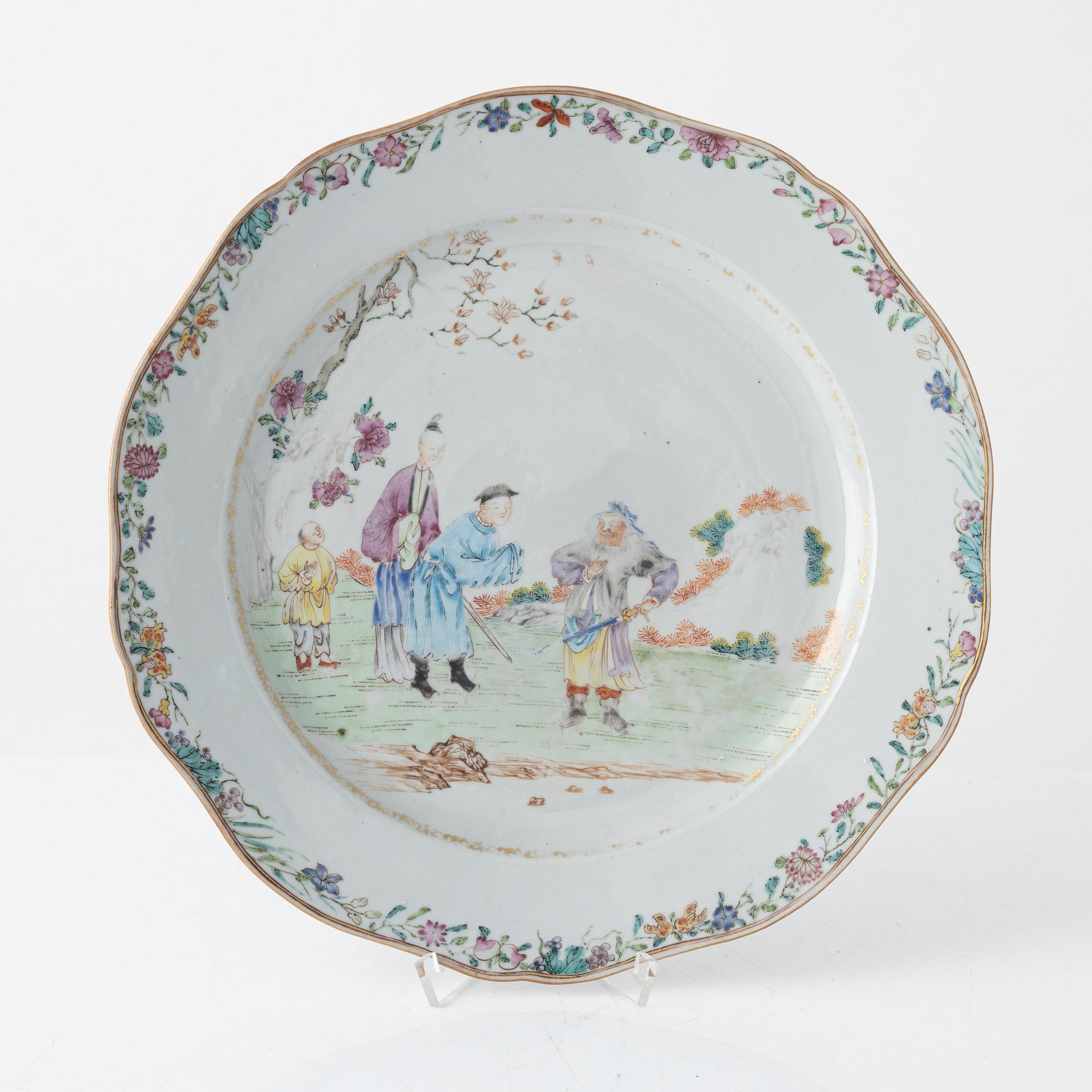 A Chinese famille rose serving dish, Qing dynasty, 18th century.