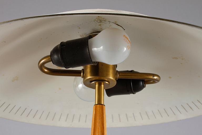 BORDSLAMPA, Sverige, omkring 1900-talets mitt.