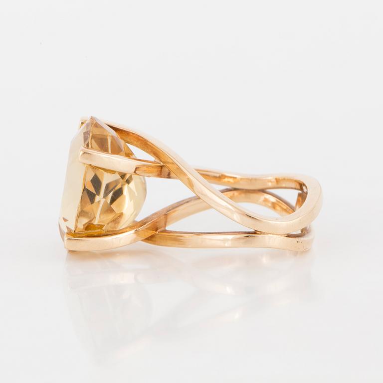 A citrine ring.