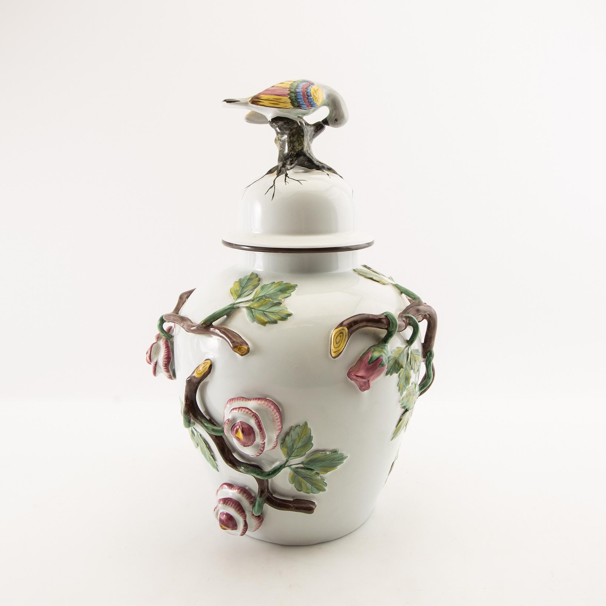 Urna med lock Rokoko-stil Rörstrand 1900-talets mitt flintgods.