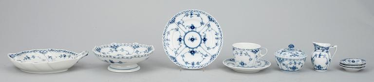 SERVISDELAR, 23 delar, Musselmalet, Royal Copenhagen.