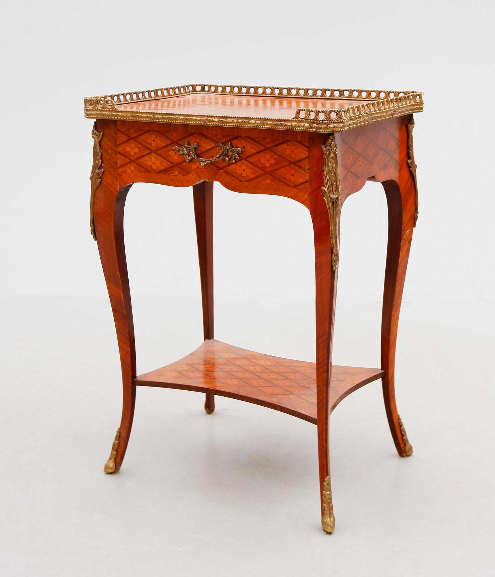 BORD, Frankrike, 1900-talets mitt.