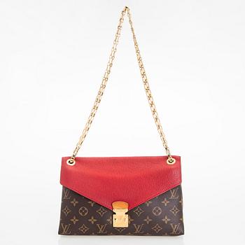 Louis Vuitton, a Monogram Canvas "Pallas Chain" bag.