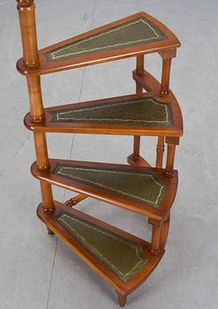 BIBLIOTEKSSTEGE, mahogny, England, sent 1900-tal.