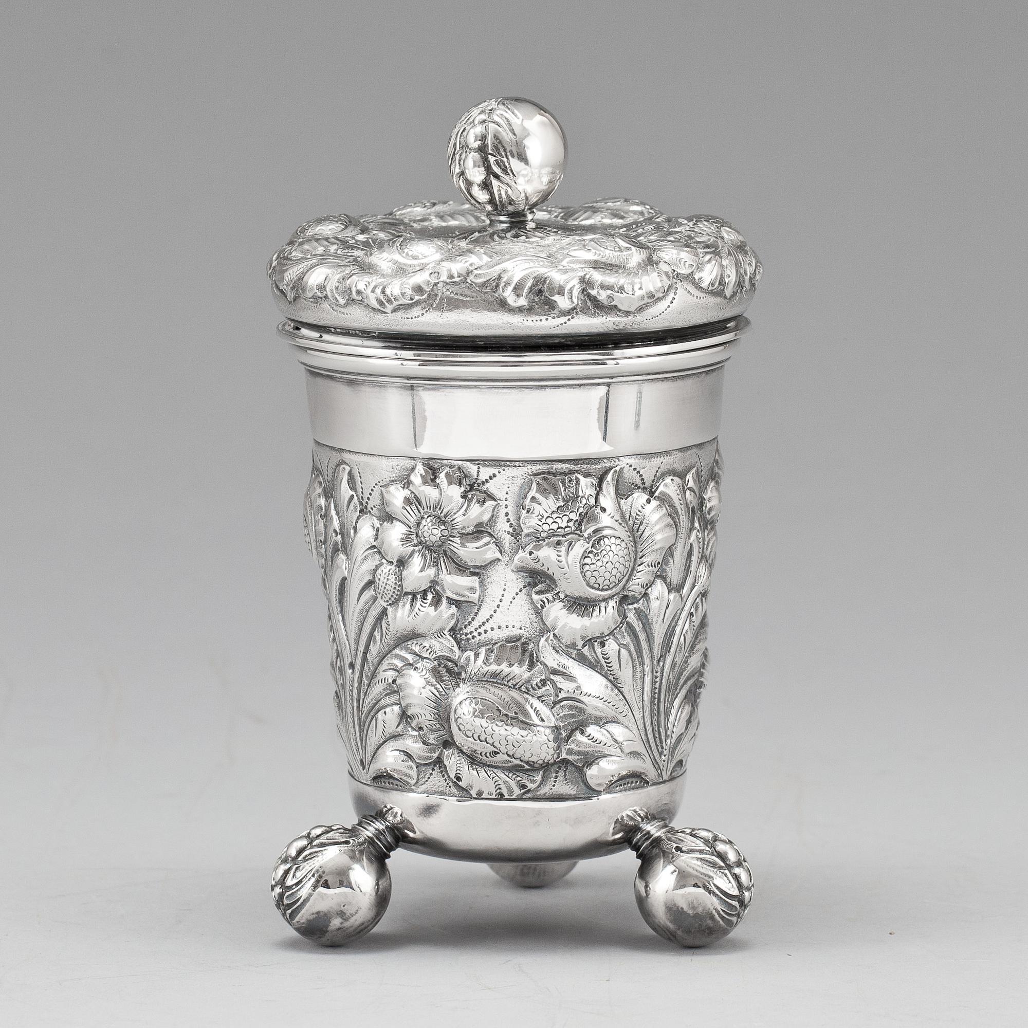 BÄGARE MED LOCK, Sterling, barockstil, svenska importstämplar. Ca 630gr.