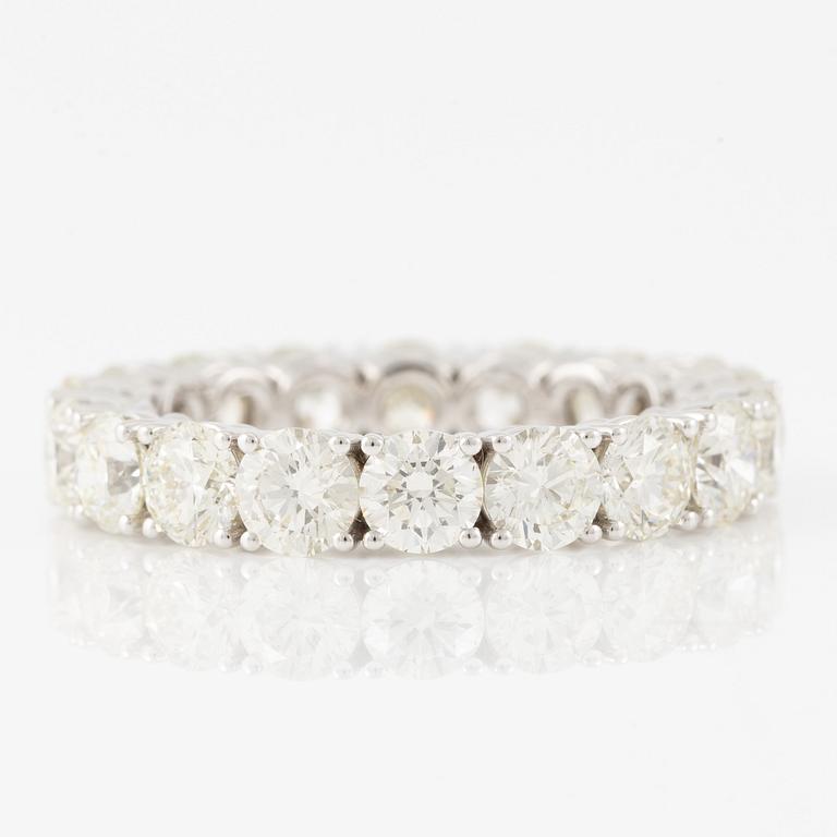 Ring, full eternity, 18K white gold set with brilliant-cut diamonds.