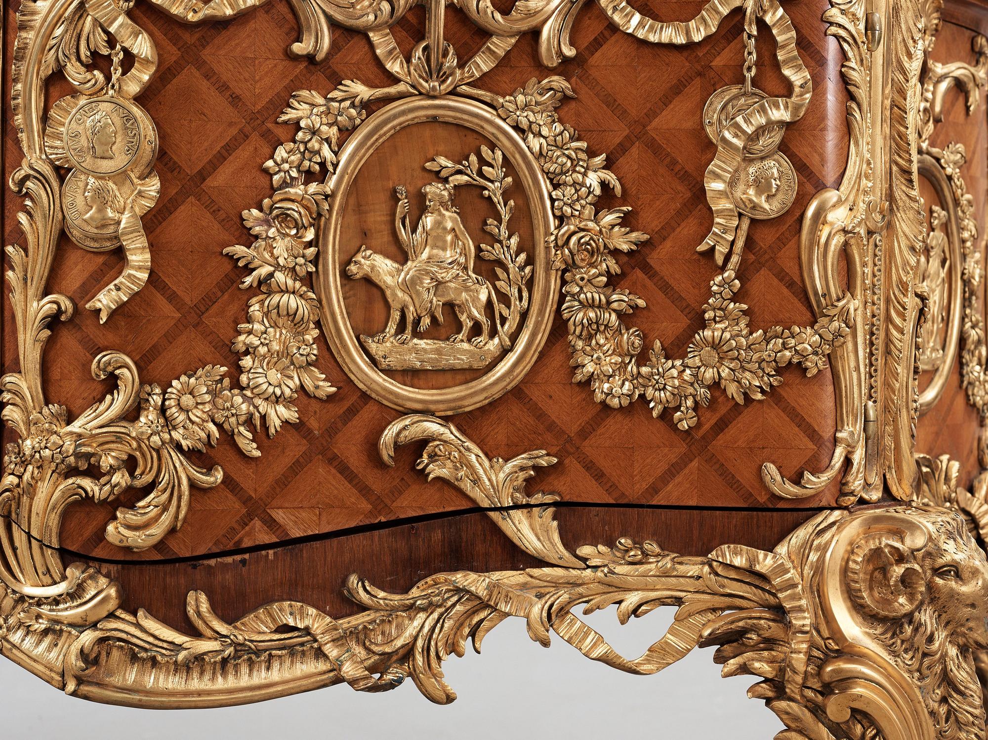 BYRÅ. Louis XV-stil, 1900-talets första hälft. Efter Antoine Gaudreaux.