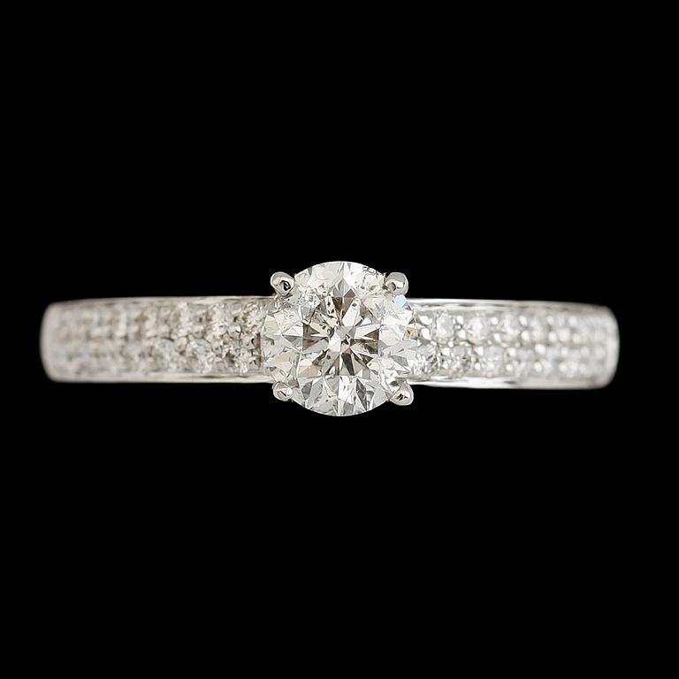RING, 18 k vitguld, briljantslipade diamanter , tot ca 0.97 ct.