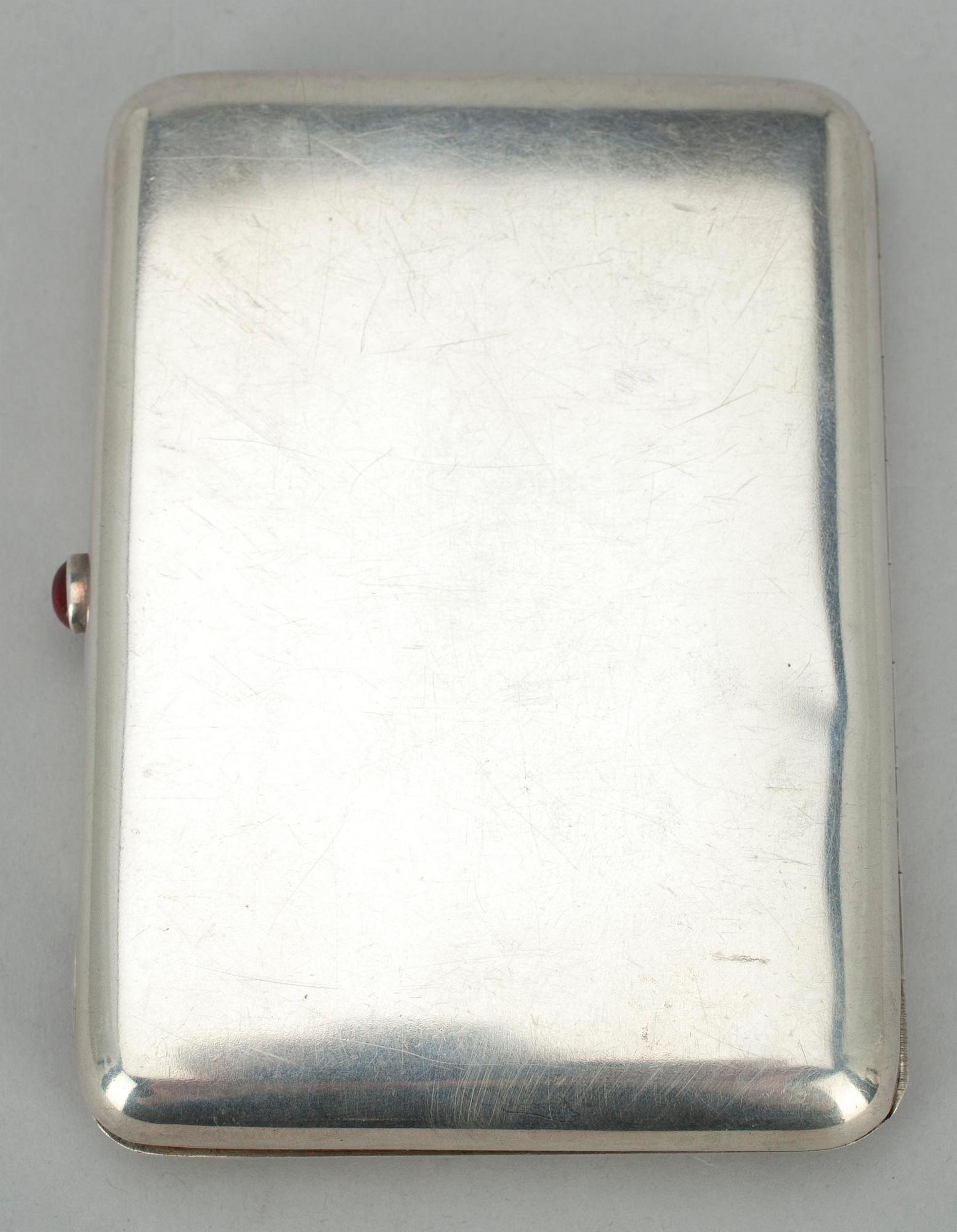 CIGARETTETUI, silver, St. Petersburg 1908-1926. Vikt 152 g.