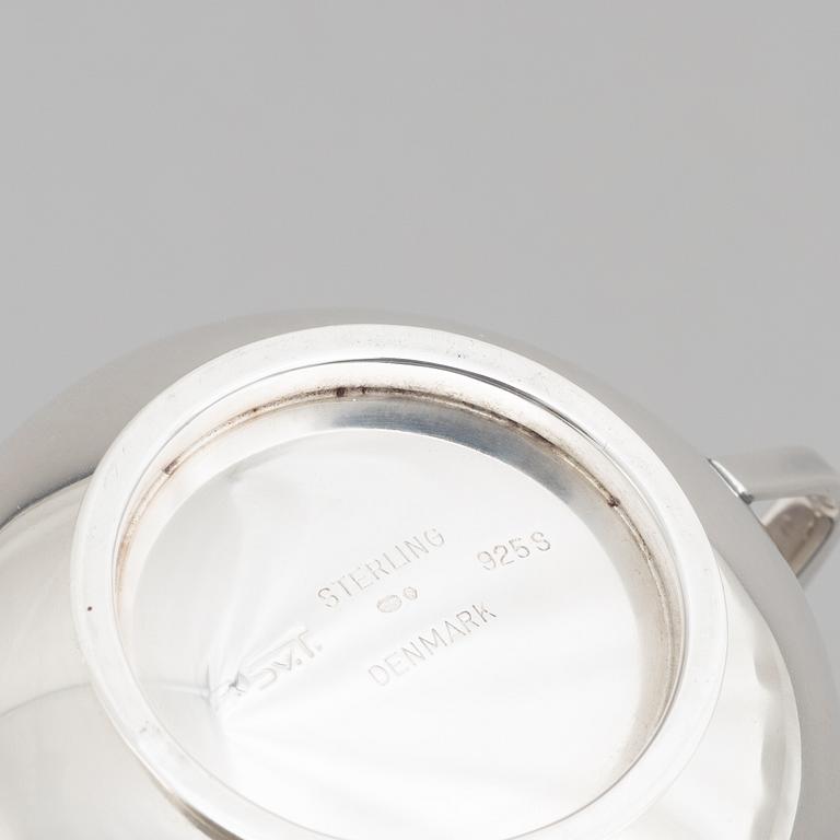 Svend Toxvaerd, sugar bowl and creamer, sterling silver, Denmark, mid-20th century.