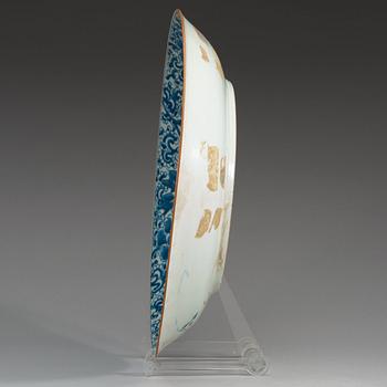 A blue and white dish, Qing dynasty, Kangxi (1662-1722).