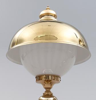 BORDSLAMPOR, 1 par, mässing, Industria Lampadari Lamter, Milano, 1900-talets andra hälft.