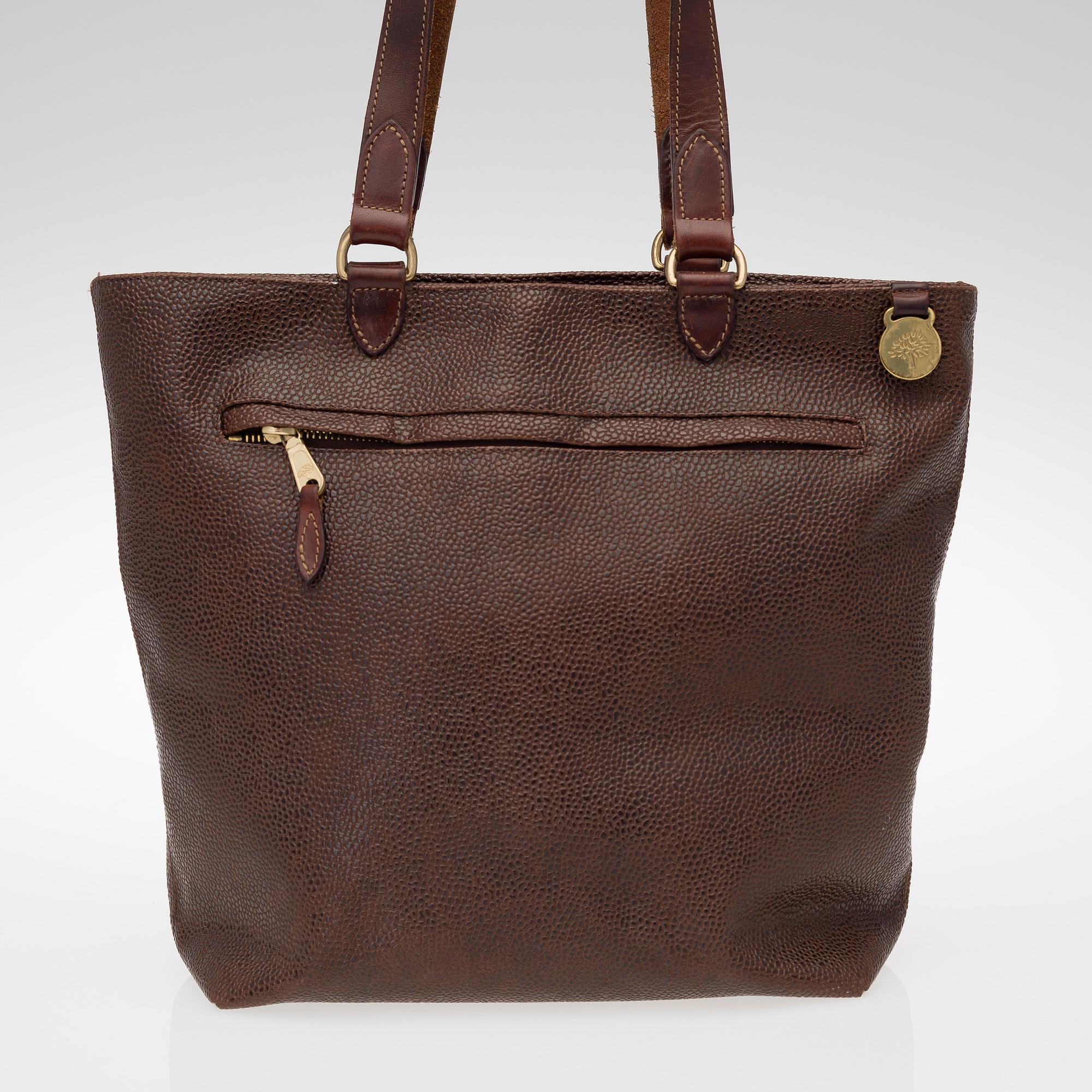 A SCOTCHGRAIN TOTE BAG.