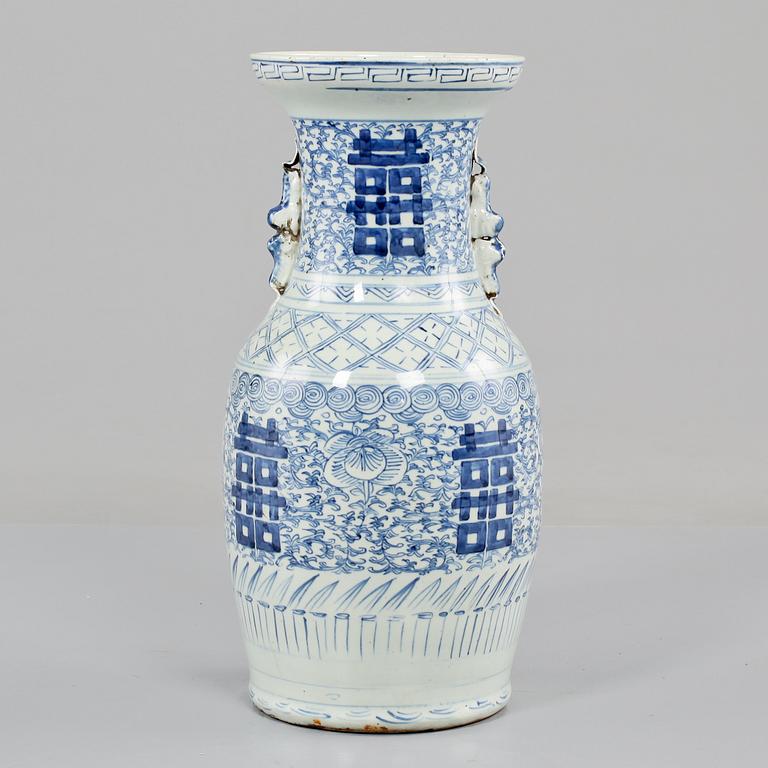 VAS, porslin, Kina, 1800/1900-tal.