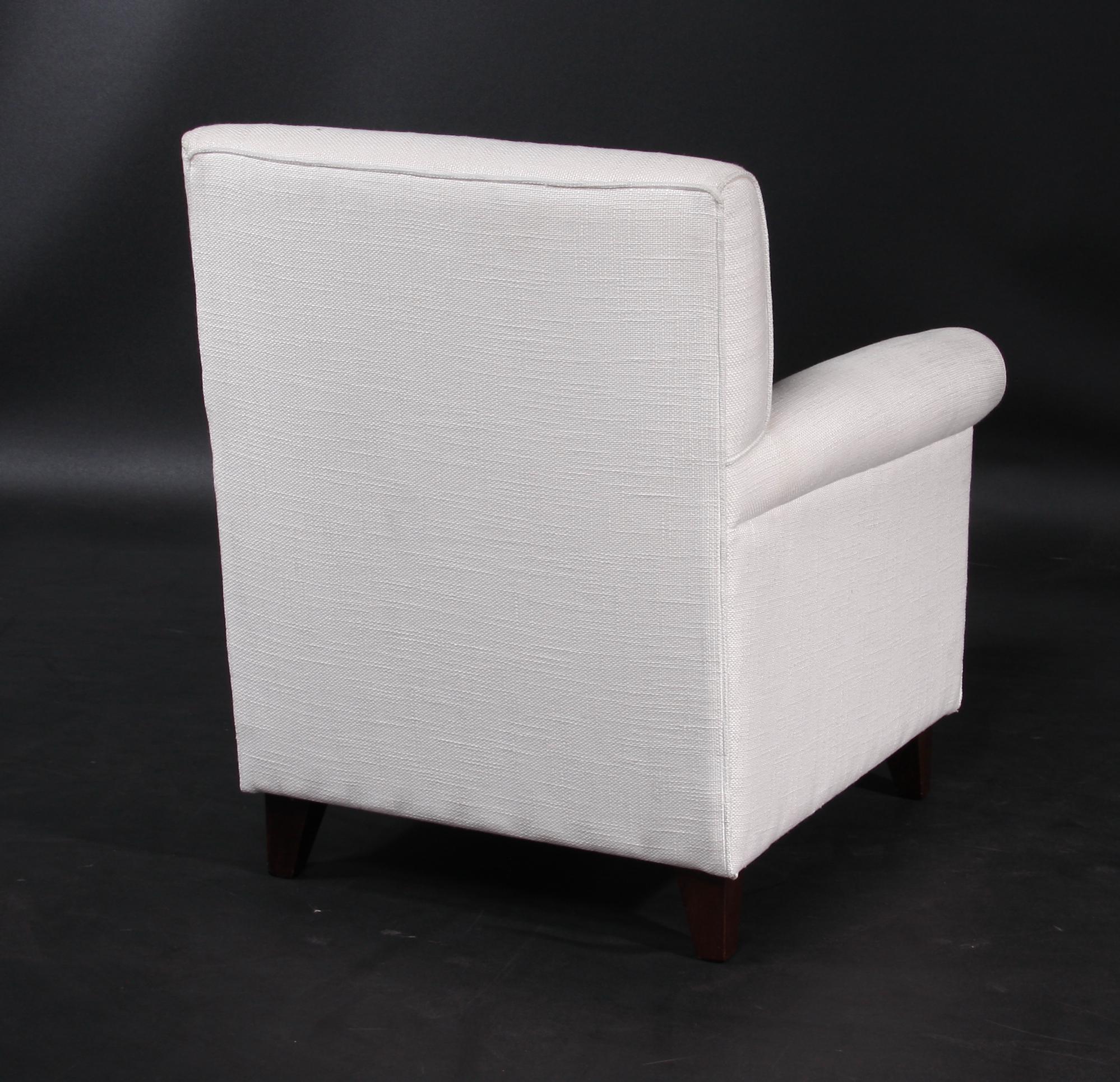 FÅTÖLJ. Modell: Leonardo.