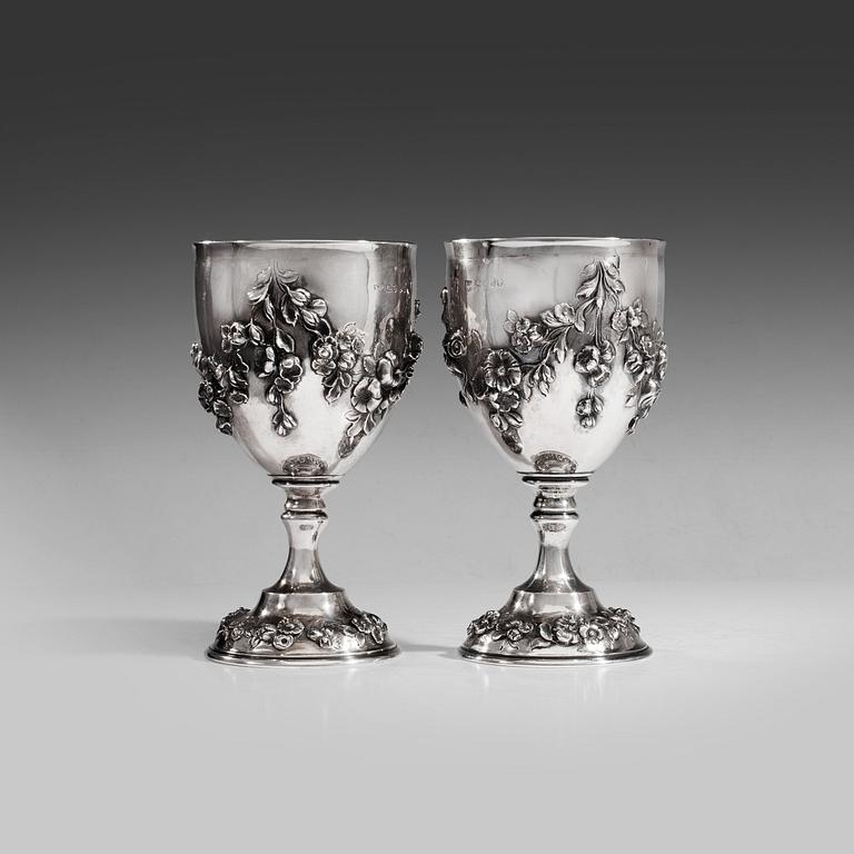 A PAIR OF GOBLETS.