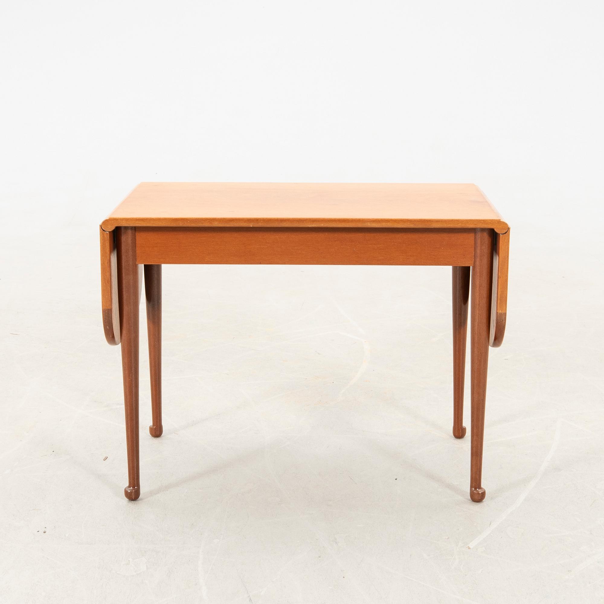 Josef Frank, drop-leaf table, model B 1007, Svenskt Tenn, circa 1940.