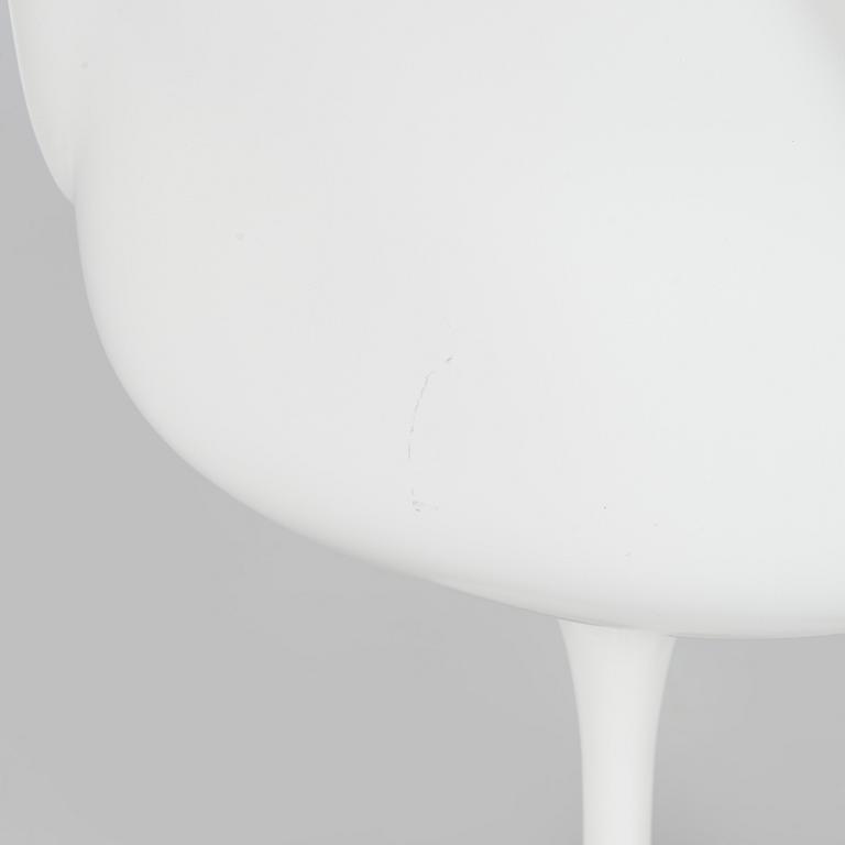 Eero Saarinen, A set of six 'Tulip' chairs, Knoll International.