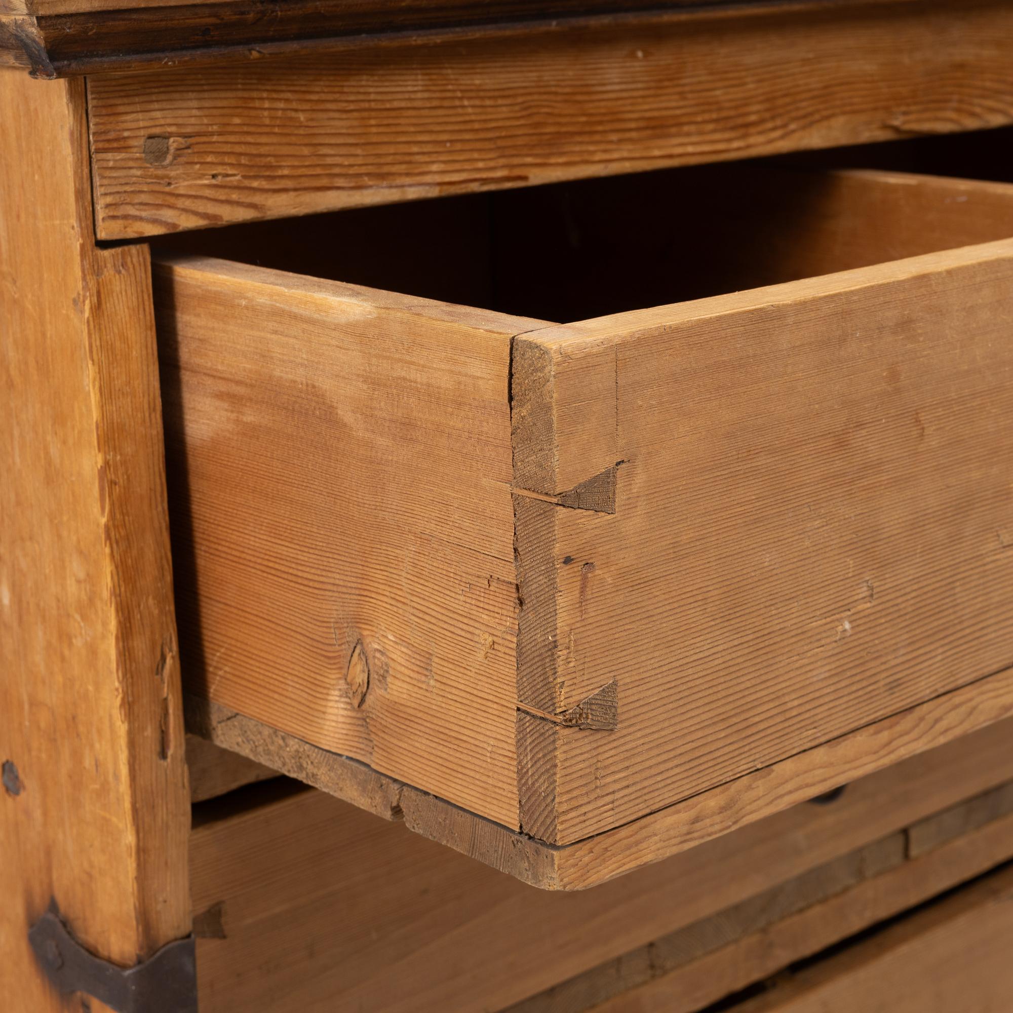 A Swedish provincial pine cabinet, 18th/19th century.