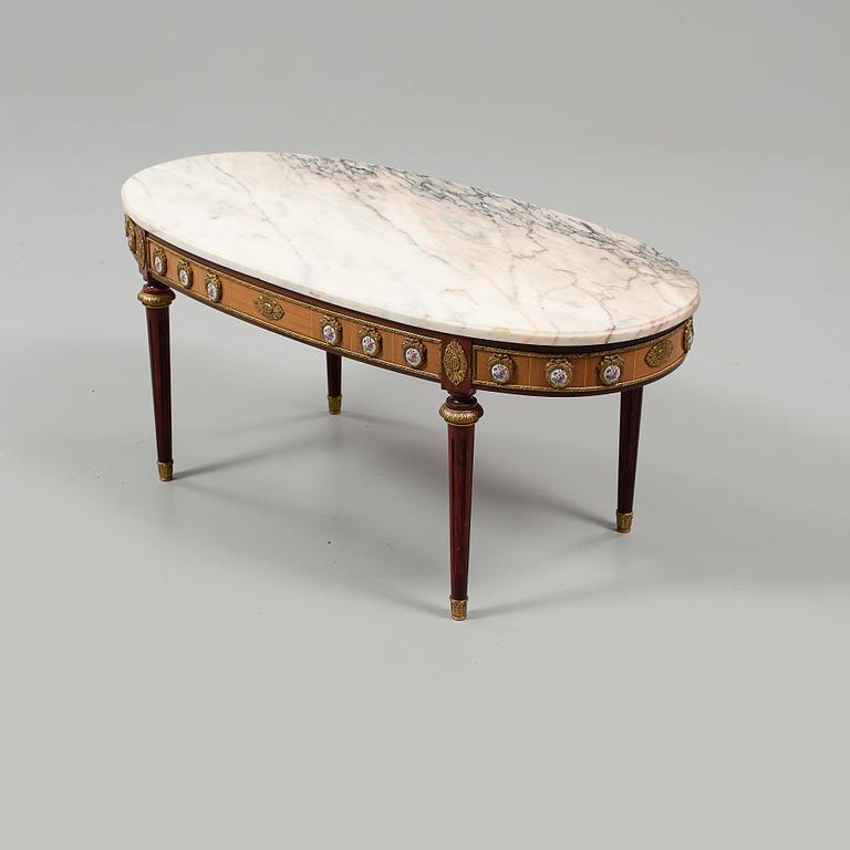 SOFFBORD, Louis XVI-stil, omkring 1900-talets mitt.