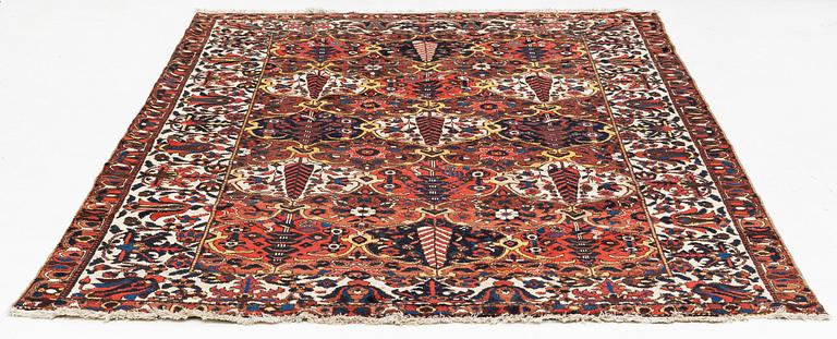 Matta, Baktiari, ca 295 x 215 cm.