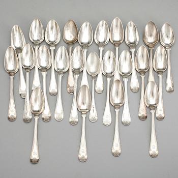 SKEDAR, 24 delar, silver, olika mästare, 1800/1900-tal. Vikt ca 386 gram.