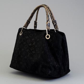 LOUIS VUITTON, a suede handbag, Automne-Hiver 2008.