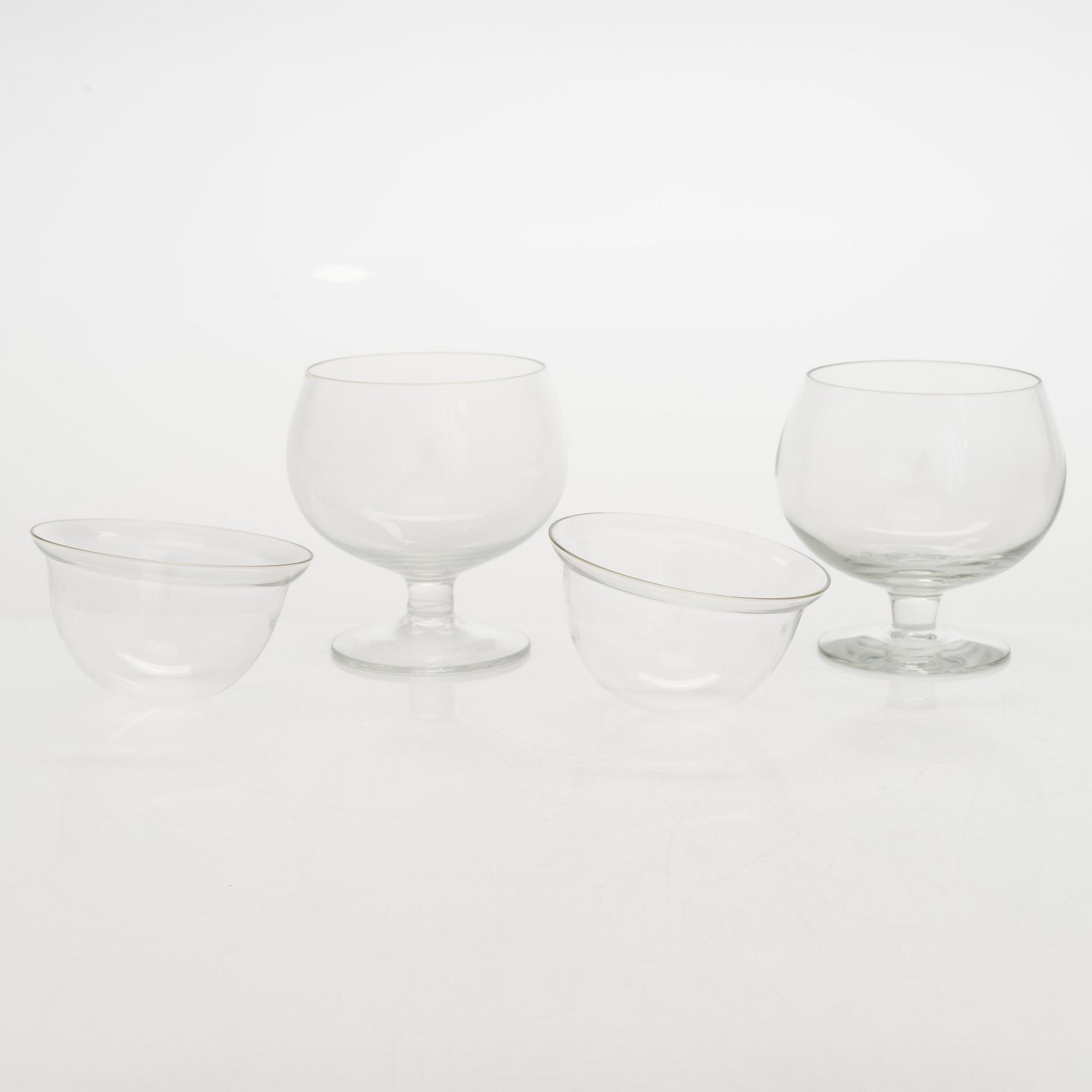 Saara Hopea, a set of 8 caviar bowls, model 1331, Nuutajärvi Notsjö. Designed in 1953.