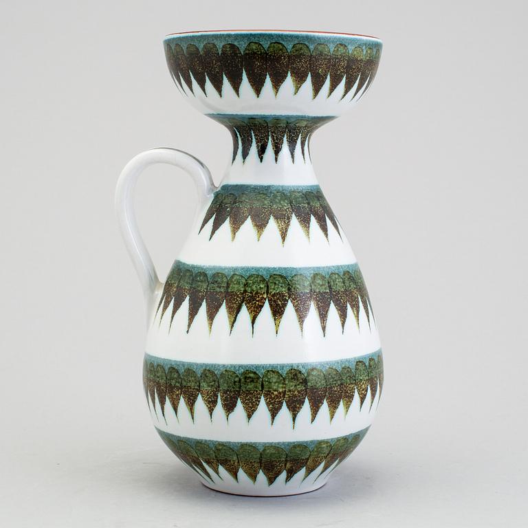 STIG LINDBERG, a faience vase with handle, Gustavsberg 1940/50s.