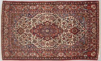 MATTA, semiantik, Isfahan, ca 219 x 136 cm.