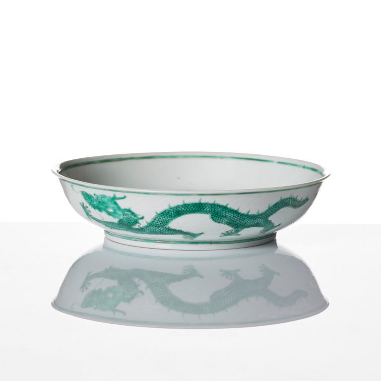 A dragon dish, Qing dynasty, Guangxu mark and of the period (1875-1908).