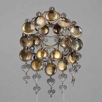 DRÄKTSMYCKE, Silver, möjligen Norge, 1900-talets första hälft, ca 53 g.